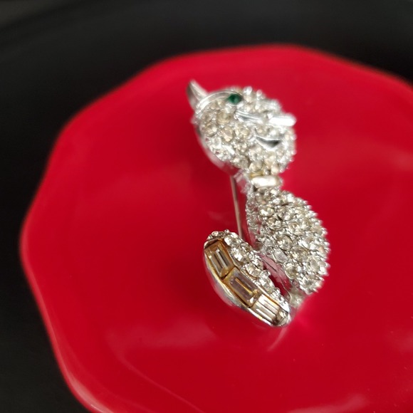 Vintage PELL Winking Cat Pin Brooch Silver Tone with Clear Rhinestones Green Eye - Picture 7 of 8